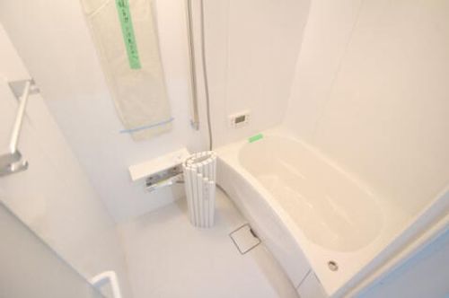 ガーデン花屋敷102の風呂