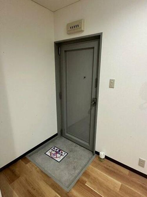 グローバル槻木101の玄関