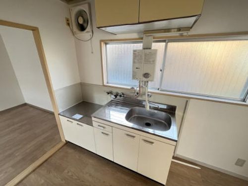 若草ハイツの居間