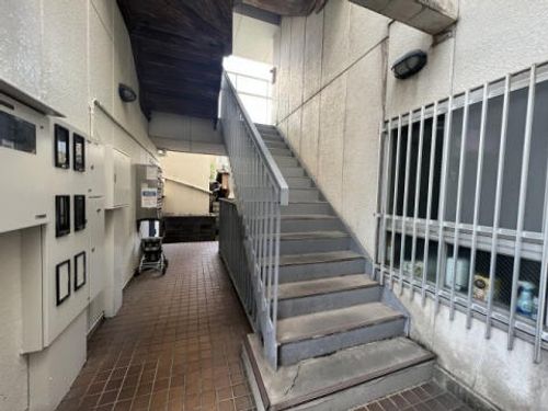 サンパレス21甲子園102の玄関