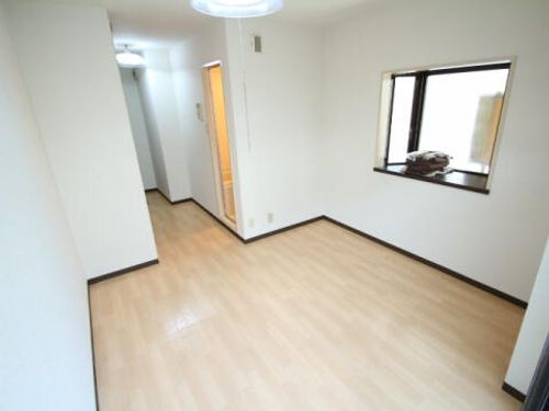 上中マンション203の居間