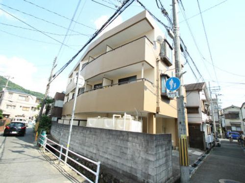 上中マンション203の外観