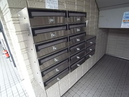 ルミネ甲東園の玄関