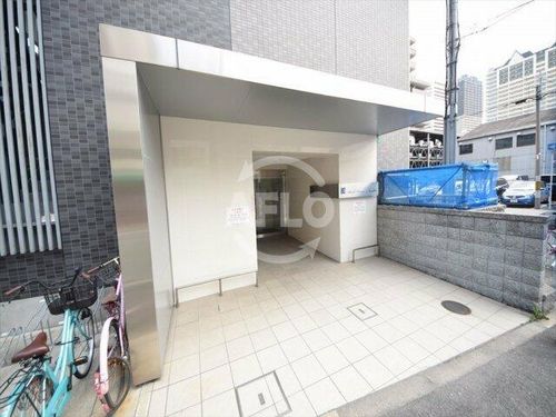 パークハウスナンバの玄関