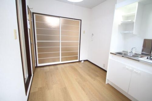 サンビレッジ呉服103の居間