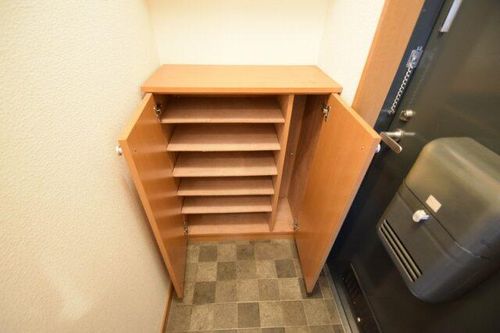 ヴァンベールB棟203の玄関