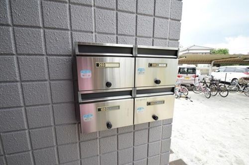 ヴァンベールB棟203の玄関