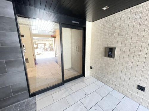 NOVANTA宝塚の玄関