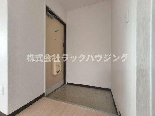 大阪府門真市栄町(マンション)の賃貸物件の玄関