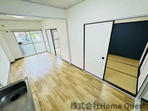 玉手山内外ハイツの居間