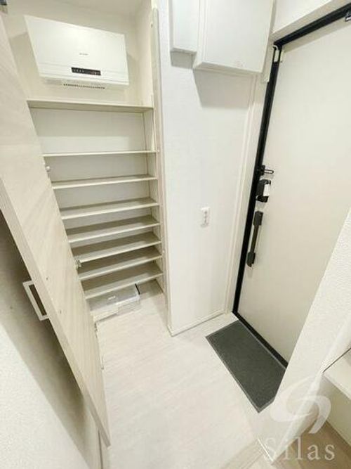 兵庫県西宮市学文殿町2丁目(アパート)の賃貸物件の玄関