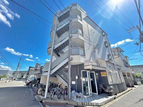 シティハイツ正覚寺の外観