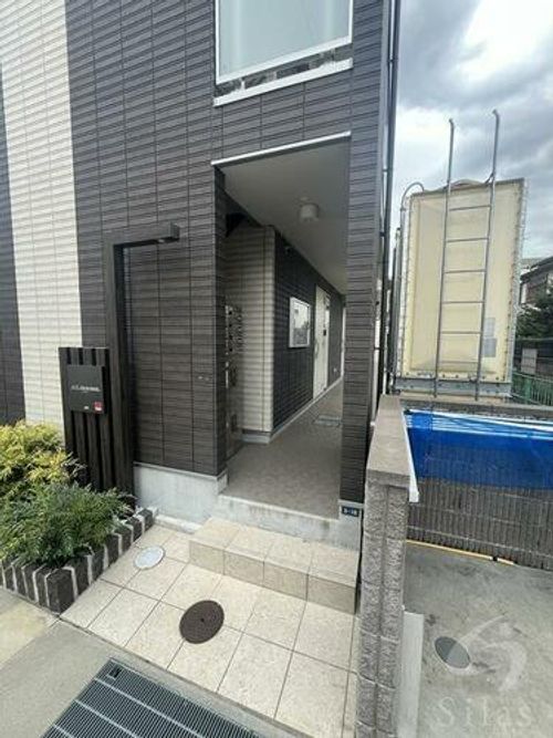 大阪府茨木市駅前2丁目(マンション)の賃貸物件の玄関