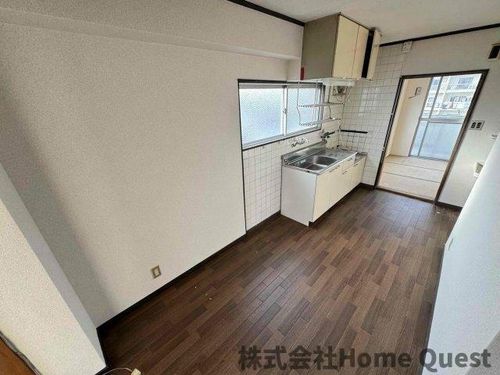 メゾン大和中小阪の居間