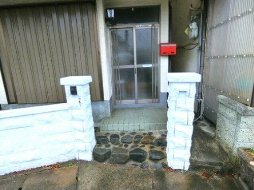 大阪府河内長野市野作町(一戸建)の賃貸物件の玄関
