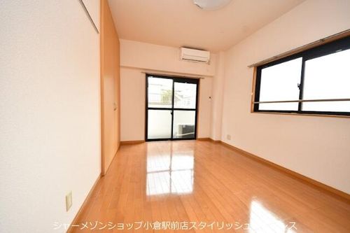 メゾンブリアントの居間