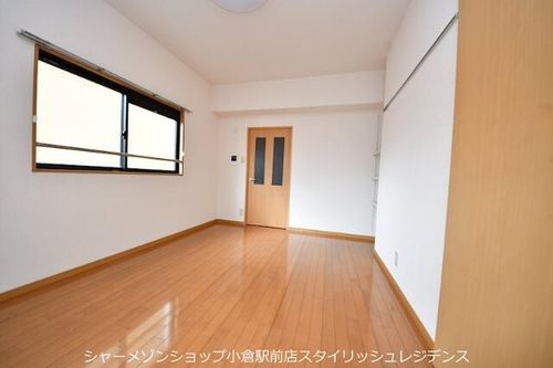 メゾンブリアントの居間