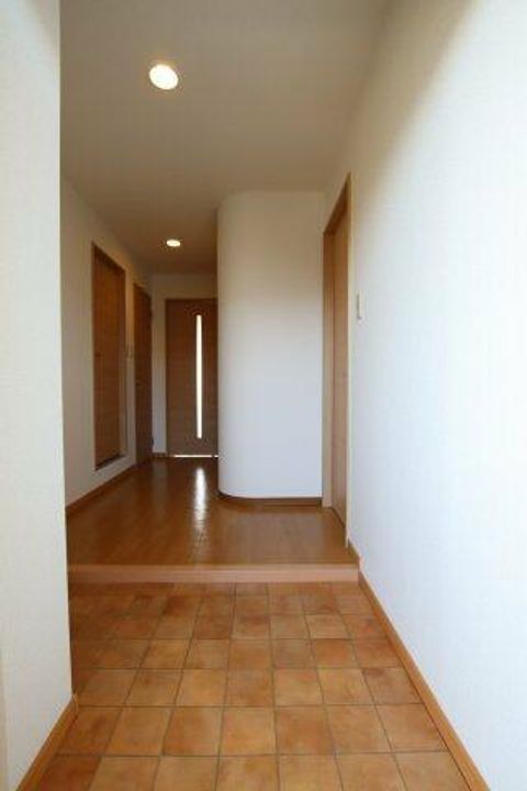 ソルジェンテ金剛の玄関