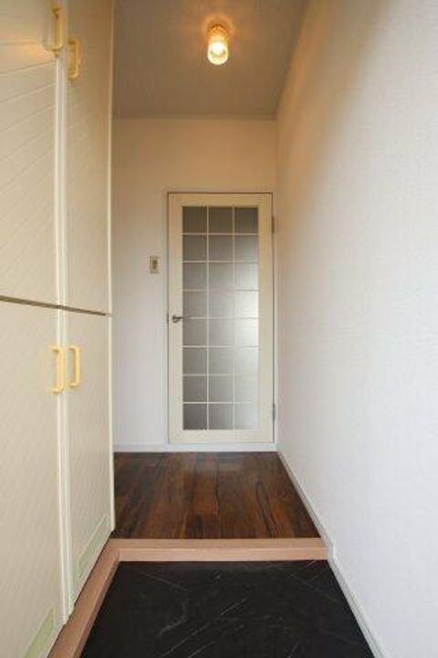 メゾンラフォーレⅠ・ⅡⅠ203の玄関