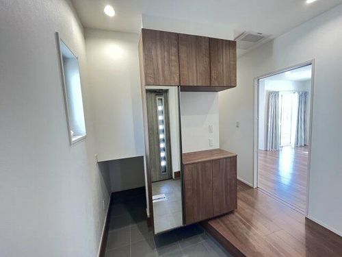 兵庫県宝塚市青葉台1丁目(一戸建)の賃貸物件の玄関