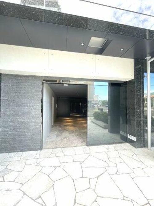 S-RESIDENCE難波大国町Deuxの玄関