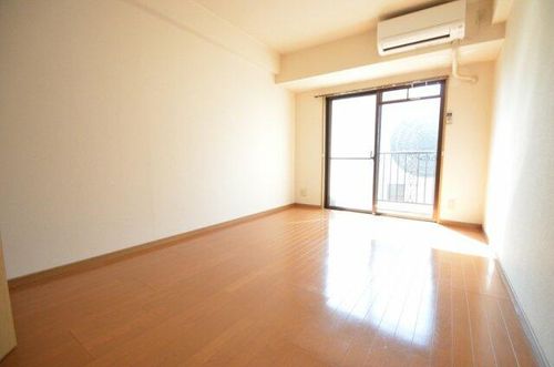 シエスタ姫路702の居間