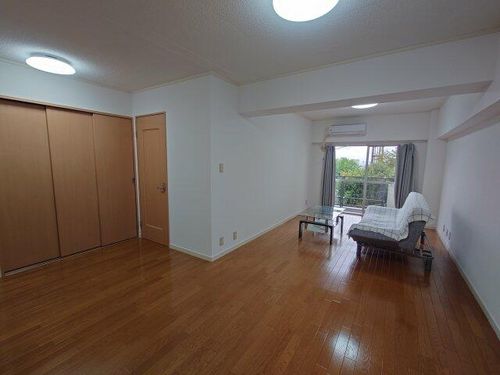芦屋東山アーバンライフの居間