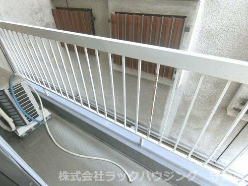 サンヨシダの内装