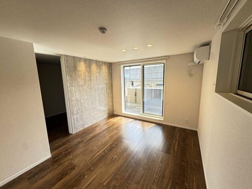 Sha Maison NAO201の居間