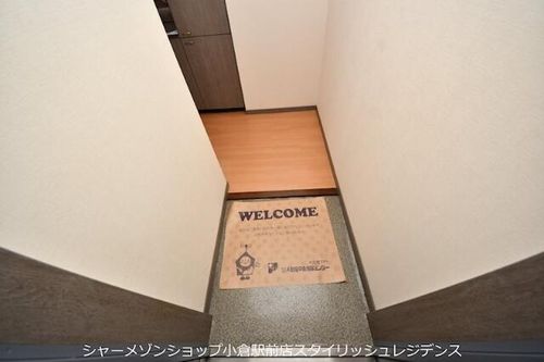 ニューサンリバー6番館の玄関