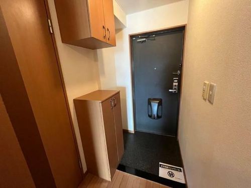 タイニーコートの玄関