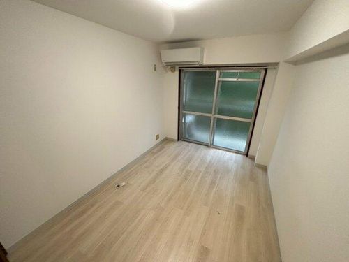 グランドメゾン花屋敷201の居間