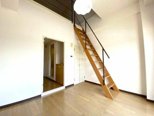 芸大ヒルズの居間