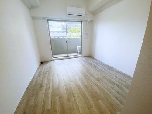 エスリード難波AGREAの居間