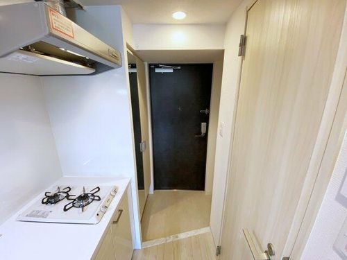 エスリード難波AGREAの玄関