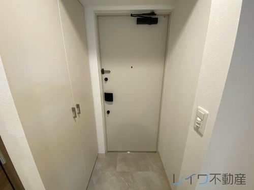 エステムコート難波サウスプレイスⅧハイドの玄関