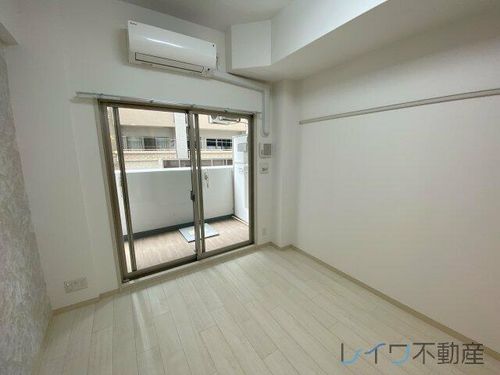 エステムコート難波サウスプレイスⅧハイドの居間