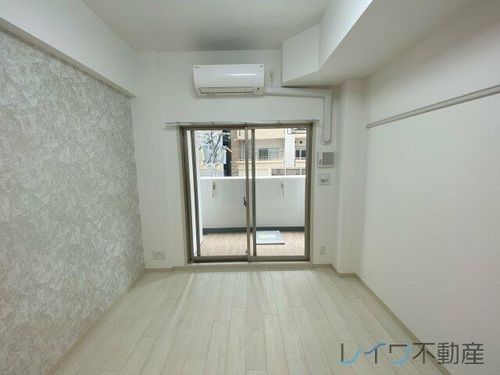 エステムコート難波サウスプレイスⅧハイドの居間