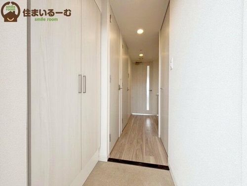 プレサンス大阪福島シエルの玄関