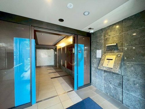 プレサンス大阪福島シエルの玄関