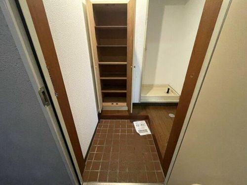 ジュネス姫路105の玄関