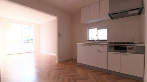 クイーンズコート東落合 C棟の居間