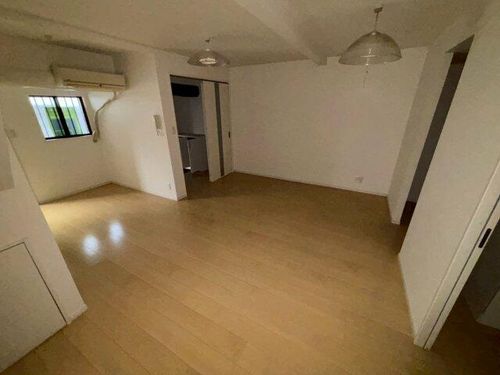大阪府池田市綾羽2丁目(一戸建)の賃貸物件の居間