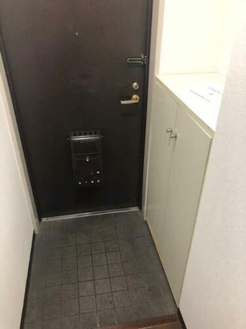 サンプラザ新石切の玄関