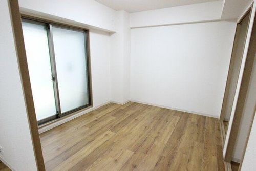 グレース弥富通の居間