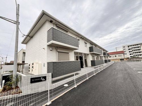 ルグラン亀山の外観