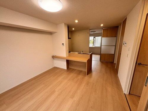 ルグラン亀山の居間