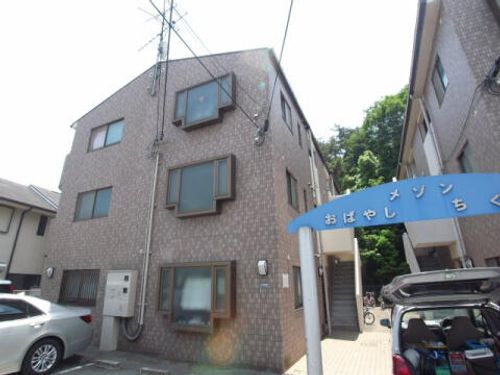 メゾンおばやし202の玄関