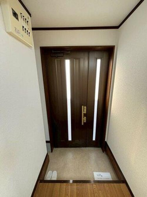 兵庫県川西市加茂1丁目(一戸建)の賃貸物件の玄関