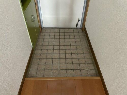 コーポ龍野2-5の玄関